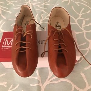 Woman leather shoe brand new
